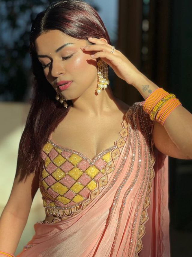 “Avneet Kaur’s Bold Saree Fashion: 10 Looks That Stole the Show!”