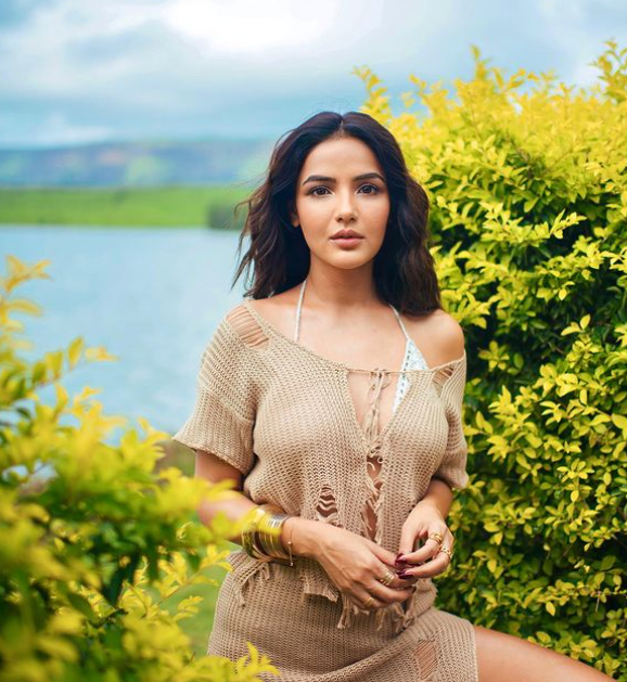 Jasmin Bhasin’s Eye Injury: Inside the Actress’s Battle with Corneal Damage