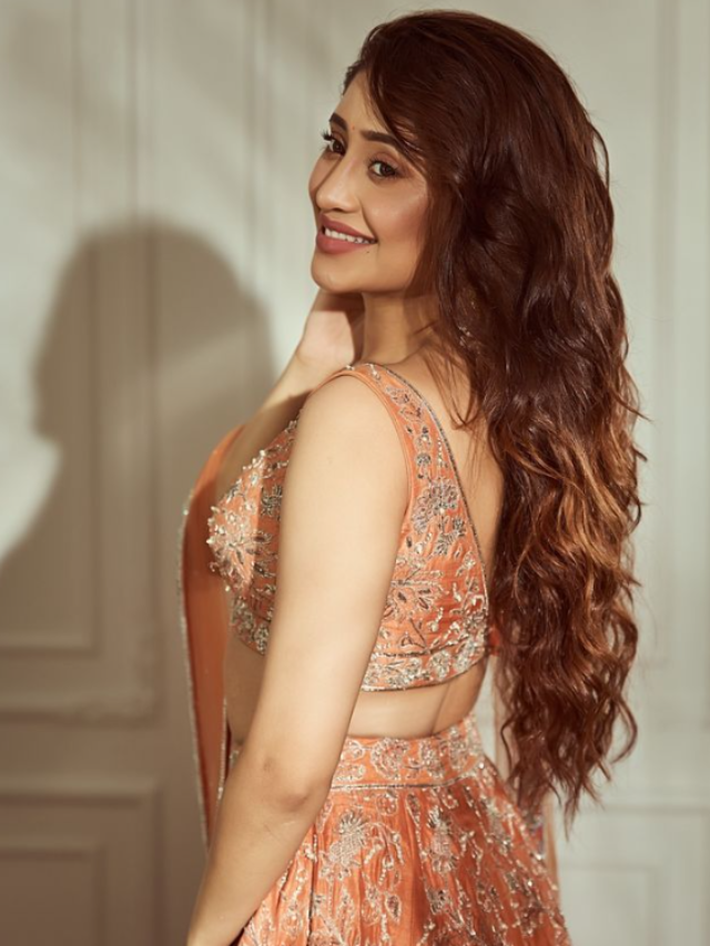 Shivangi Joshi “Naira” Dazzles in a Peach Monsoon Lehenga – See the Photos!